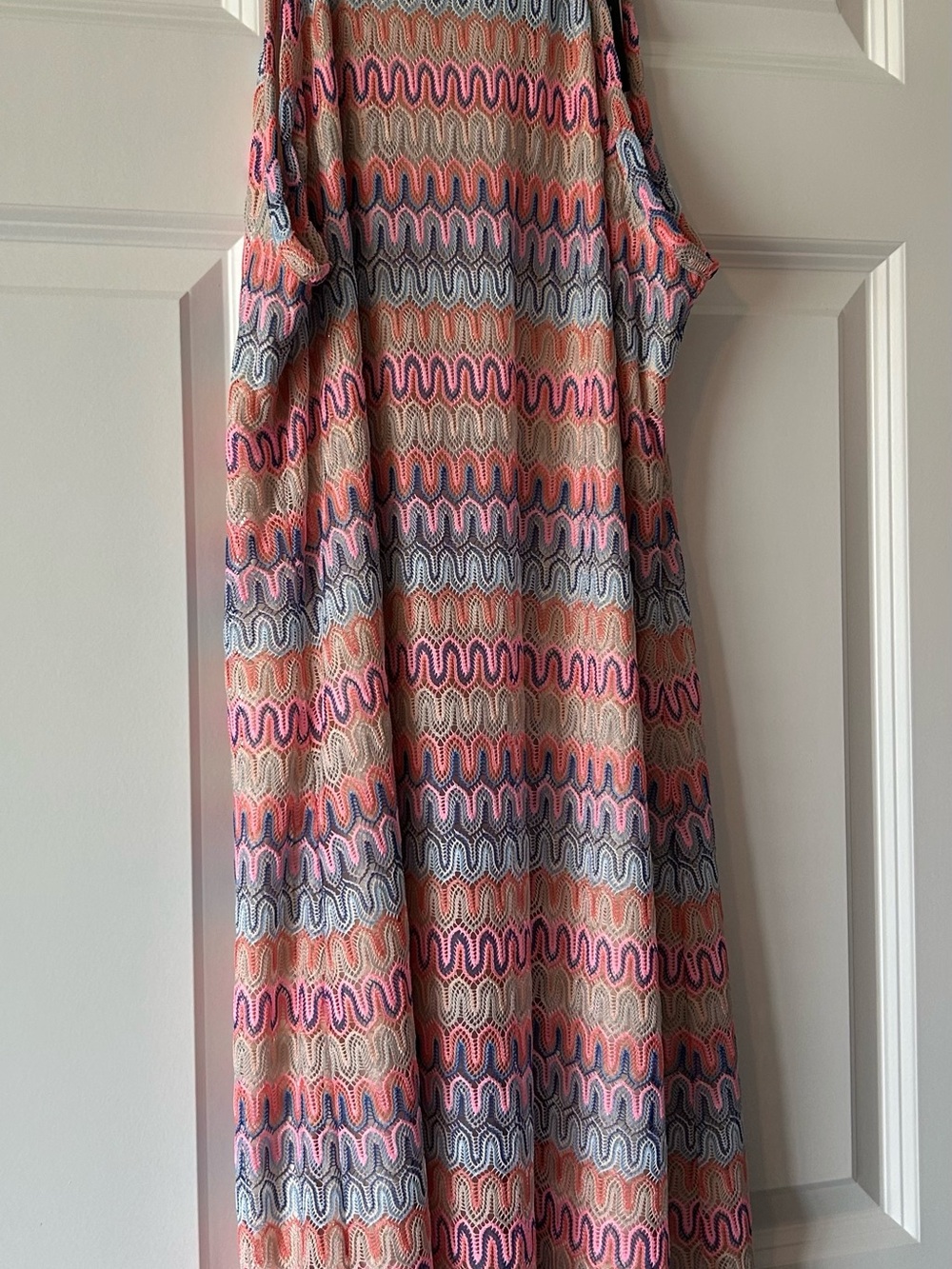 Sleeveless Wave-Print Summer Dress in Coral & Pink. Back tie.